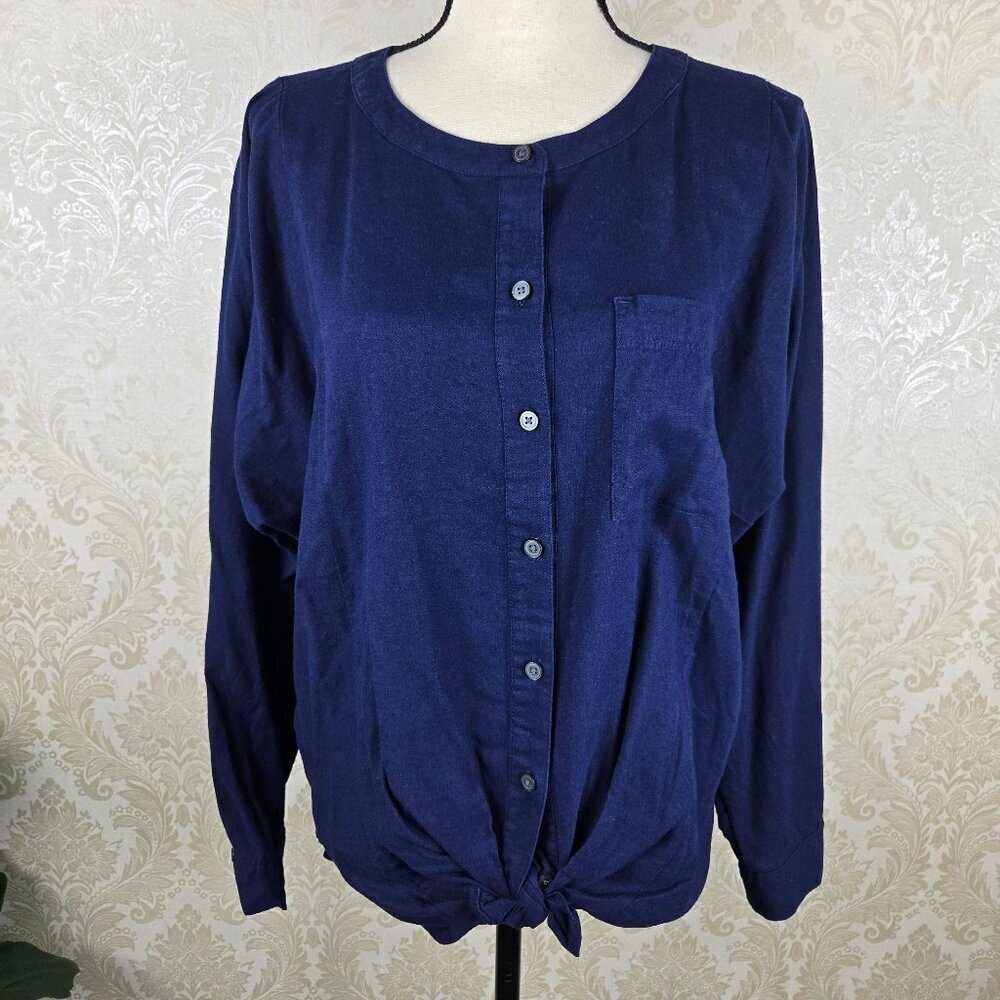 LOFT Size Medium Navy Blue Button Down Shirt Linen Blend Rounded Hem Pocket NWT